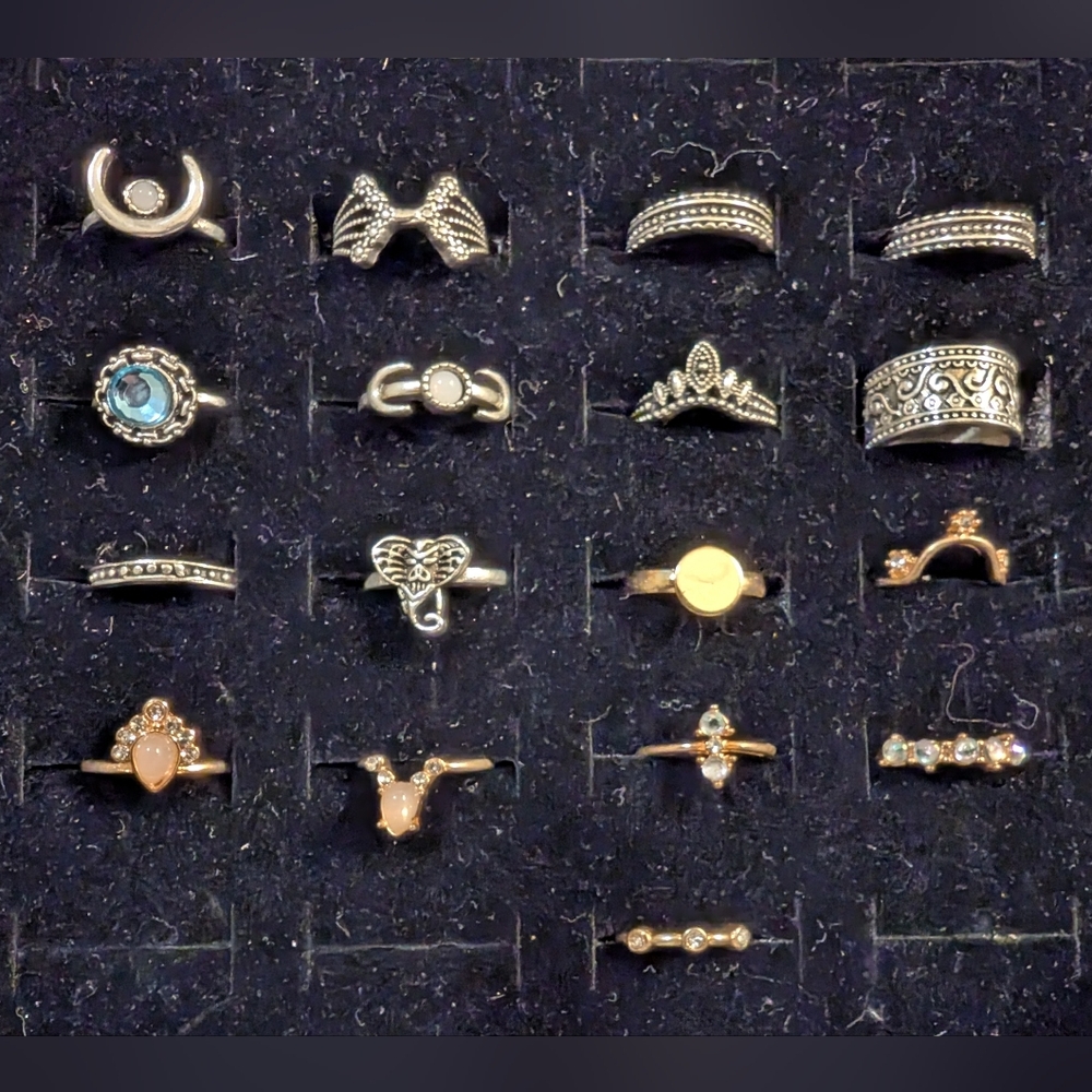 Costume jewelry rings small size 4/5 possibly 3